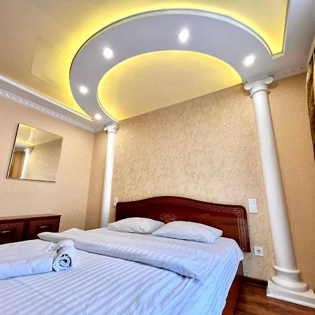 Apartpoltava Двокімнатні Апартаменти, До 6 Спальних Місць, Кутова Ванна, Корпусний Парк, Документи Для Відрядження Exterior foto
