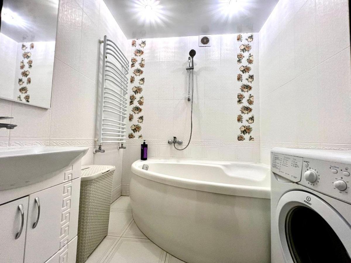 Apartpoltava Двокімнатні Апартаменти, До 6 Спальних Місць, Кутова Ванна, Корпусний Парк, Документи Для Відрядження Exterior foto