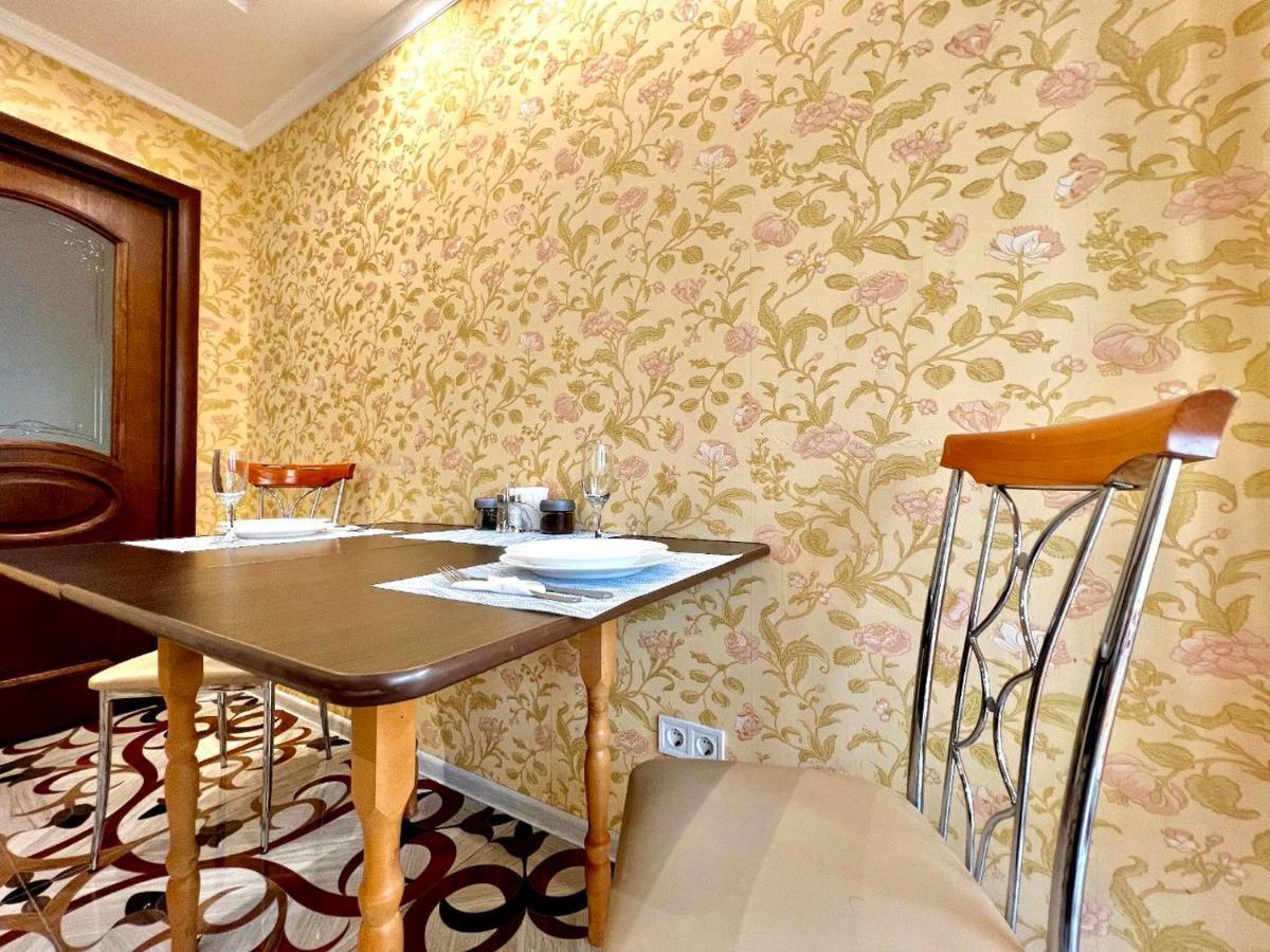 Apartpoltava Двокімнатні Апартаменти, До 6 Спальних Місць, Кутова Ванна, Корпусний Парк, Документи Для Відрядження Exterior foto